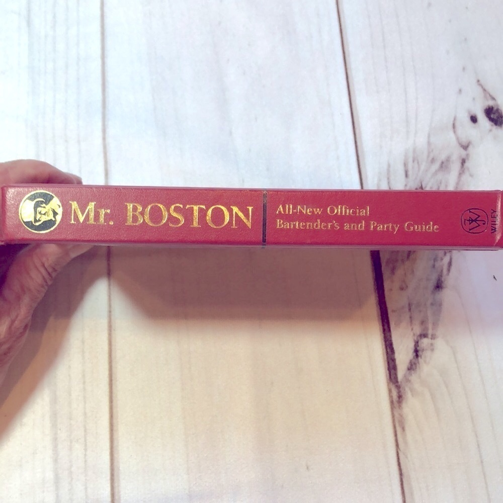 Rare Mr Boston All-New Official Bartender's and Party Guide Hardcover Book 2006 - Picture 2 of 16